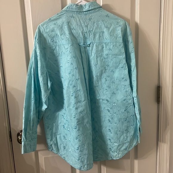 Denim & Co All Over Embroidered Button Up Top Medium - Picture 4 of 4